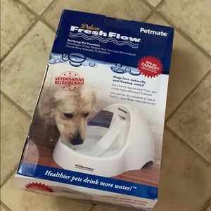 Petmate Fresh Flow Dog/Cat Water Foutain